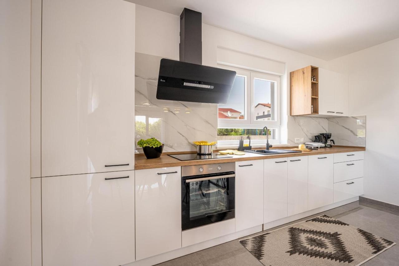 Domus Alba Apartments Pula Ngoại thất bức ảnh