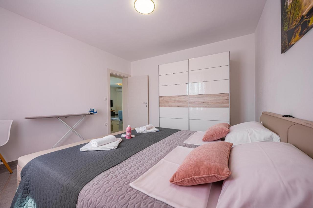 Domus Alba Apartments Pula Ngoại thất bức ảnh