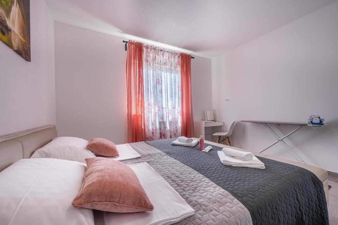 Domus Alba Apartments Pula Ngoại thất bức ảnh