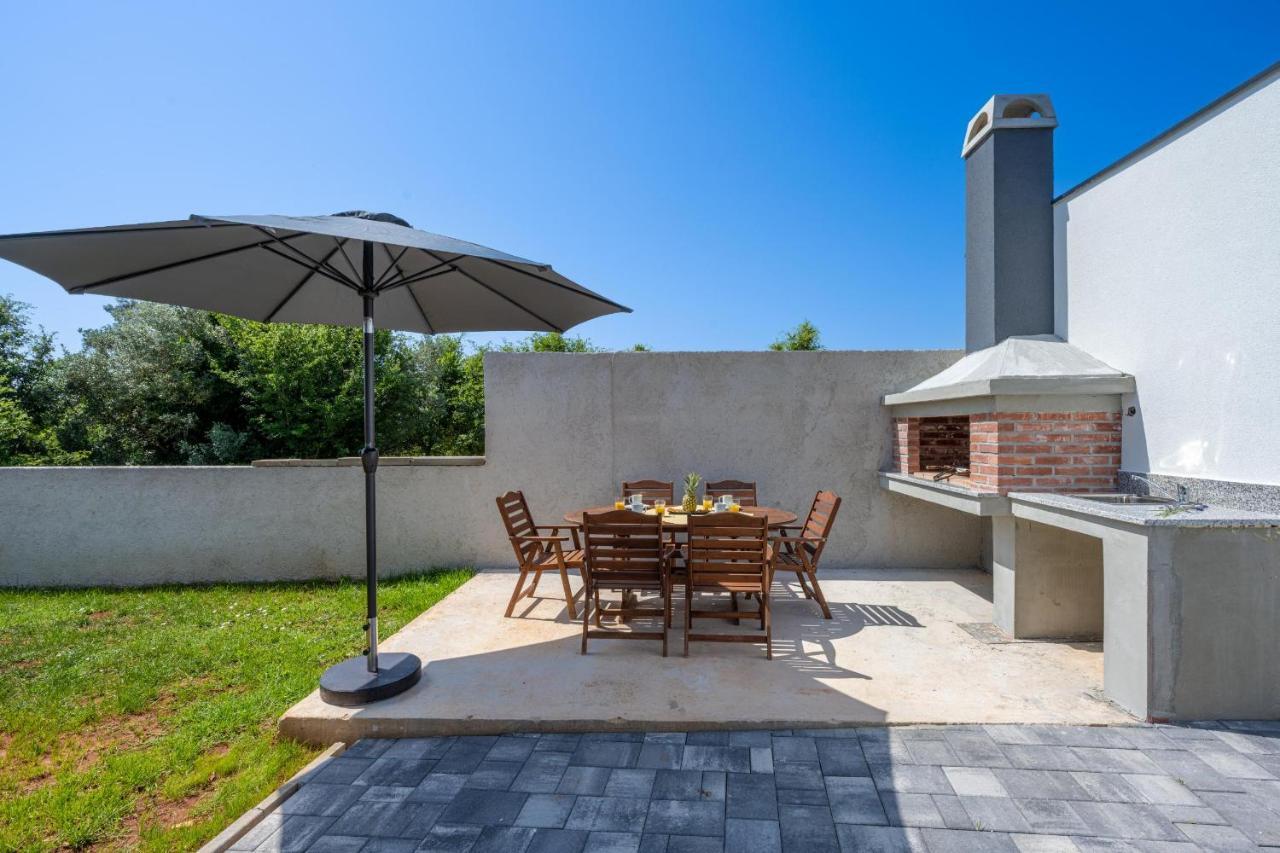 Domus Alba Apartments Pula Ngoại thất bức ảnh